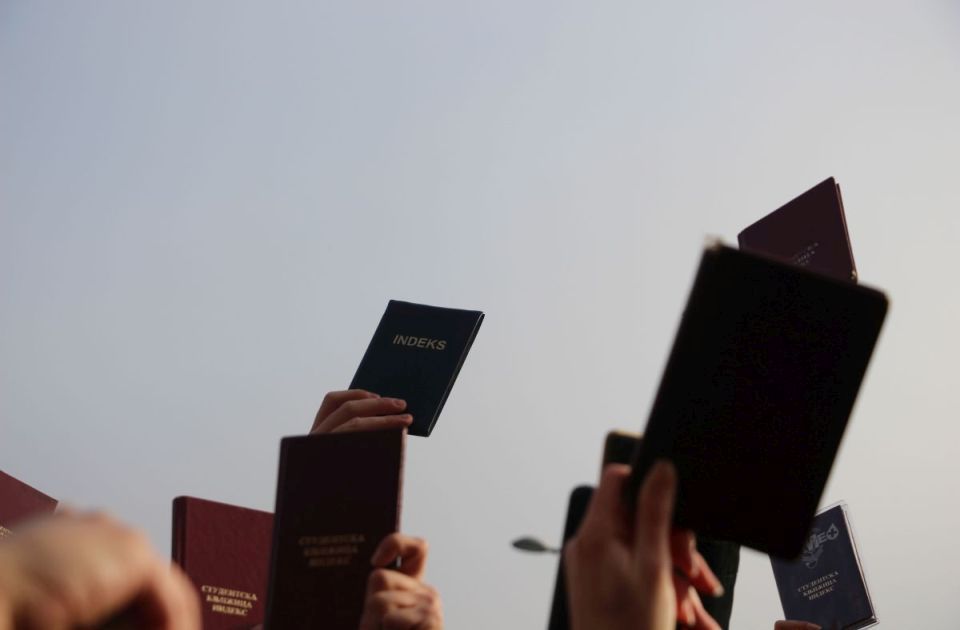 Kopogtatni indulnak a tiltakozó egyetemisták