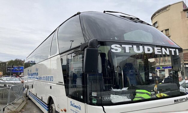 Még egy autóbuszt visszakapott az egyetemistákat szállító fuvarozó