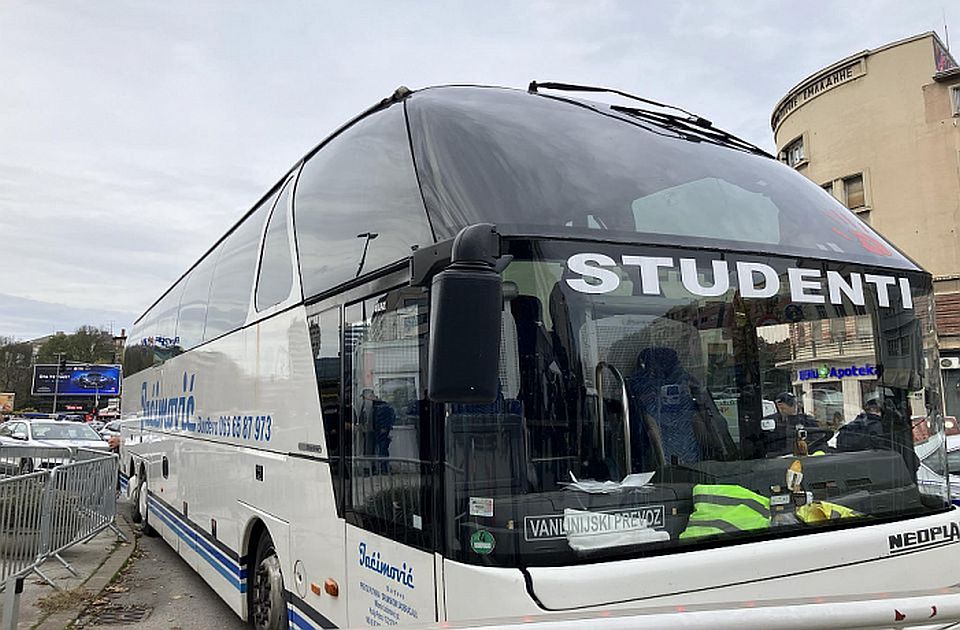 Még egy autóbuszt visszakapott az egyetemistákat szállító fuvarozó