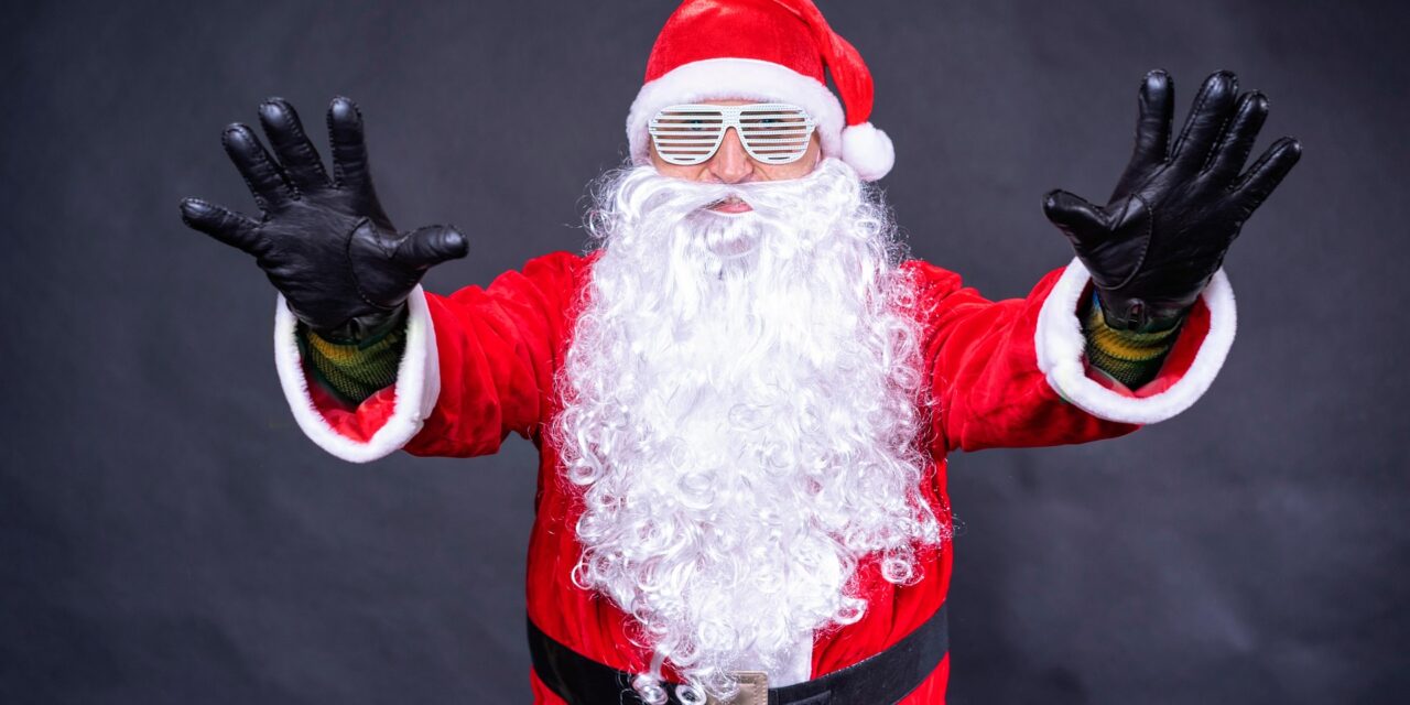 Robin Hoodként raboltak a Mikulások egy élelmiszerboltban (videóval)