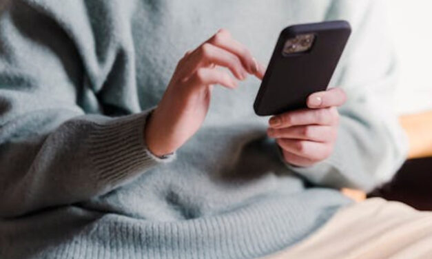 Digitális közösségek új szokásai a képernyő előtt