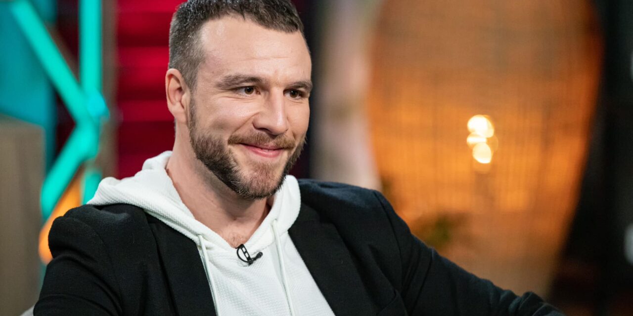 Molnár Áron születésnapja alkalmából elajándékozta az autóját