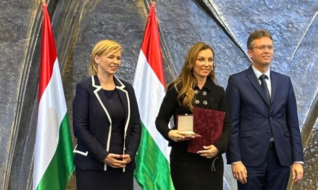 Állami kitüntetést kapott Rúzsa Magdi