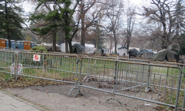 Férfi megerőszakolásáért ült börtönben, most Ćacilendet „védi”