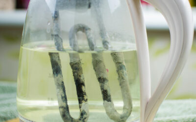 Fehér foltok a poharakon, gyorsan vízkövesedő vízforraló? Lehet, hogy kemény a vized – mutatjuk, mit tehetsz!