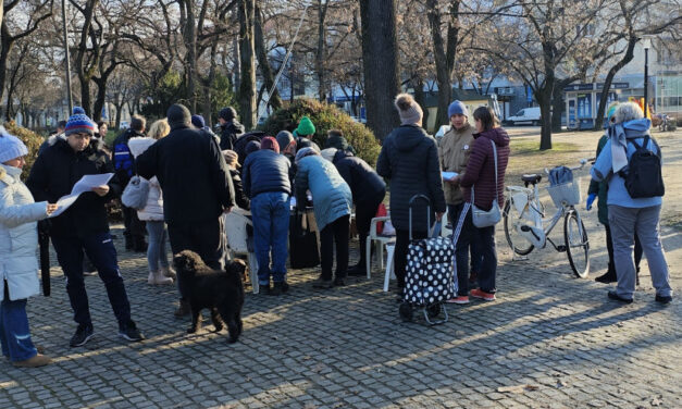 Folyamatosan érkeztek az aláírók Zentán