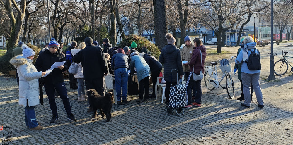 Folyamatosan érkeztek az aláírók Zentán
