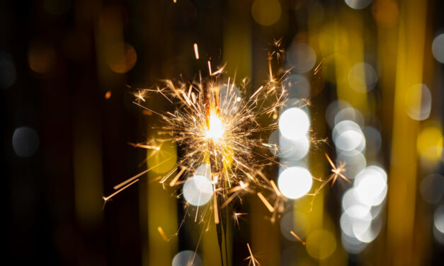 Csillagszórók okozták a tüzet a svájci luxusbárban