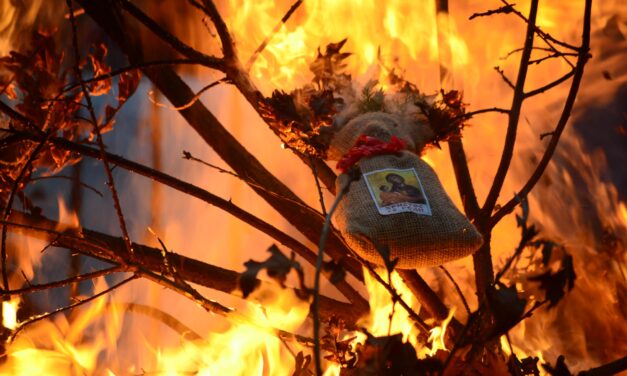 Nem lesz többé karácsonyi rönkégetés a főtéren