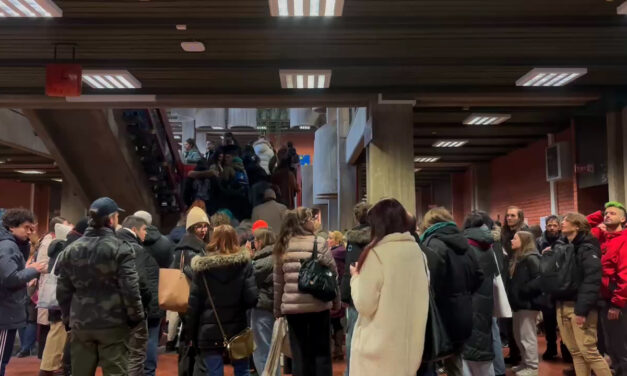 Szakszervezet: Sok professzor nem hajlandó órát tartani, a dékán mondjon le!