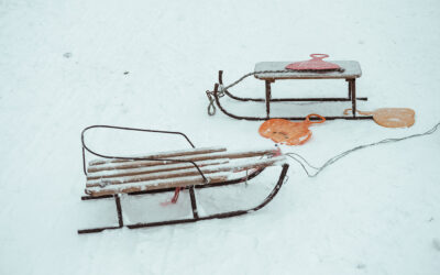 Autóval húzták a szánkót, hátulról elütötte őket egy másik jármű