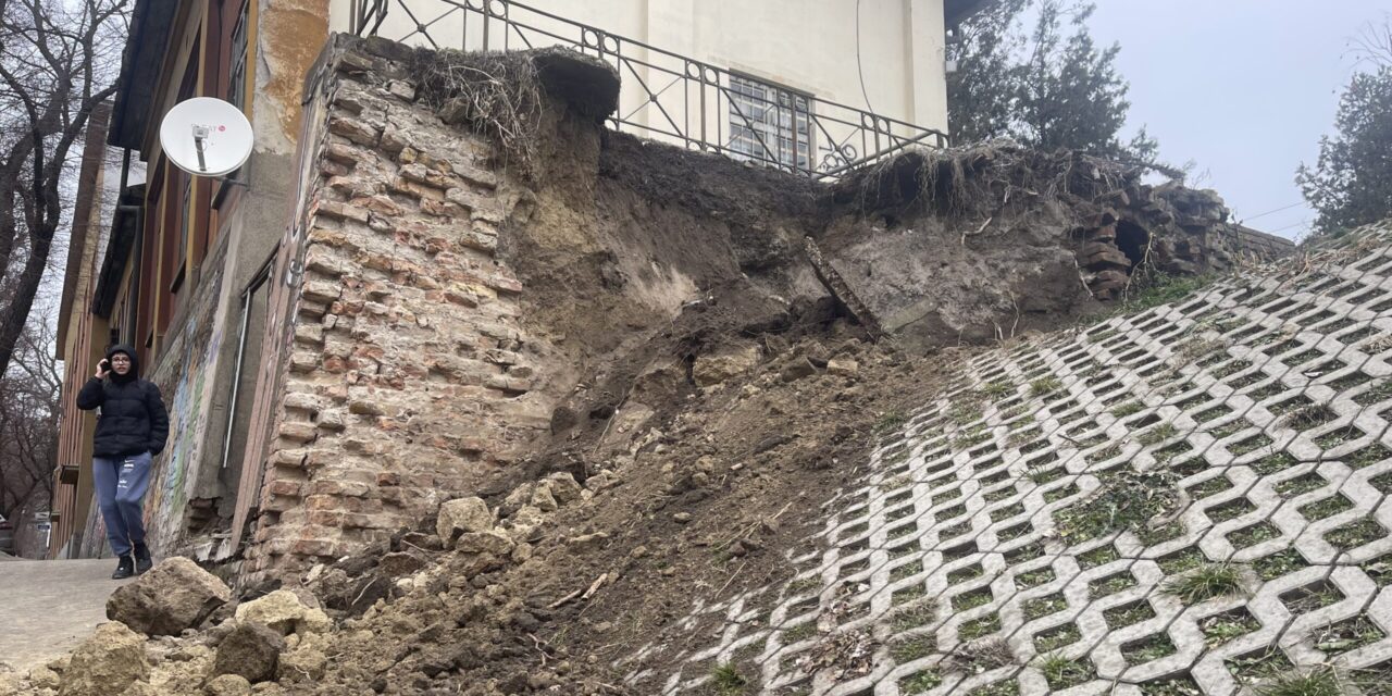 Leomlott a fal egy része a szabadkai aluljárónál (Fotók)