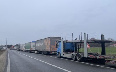 A szerb és bosnyák kamionsofőrök kitartanak a blokád mellett