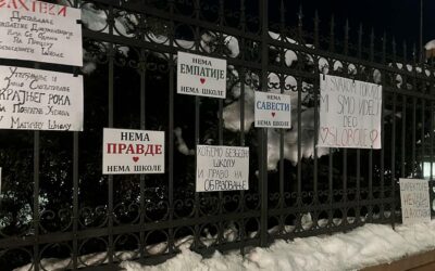 Tiltakoznak az újvidéki gimnázium végzősei