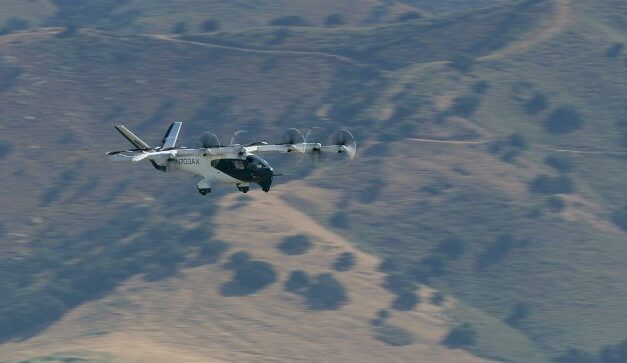 Huszonöt repülő taxit vehet az ország 125 millió dollárért