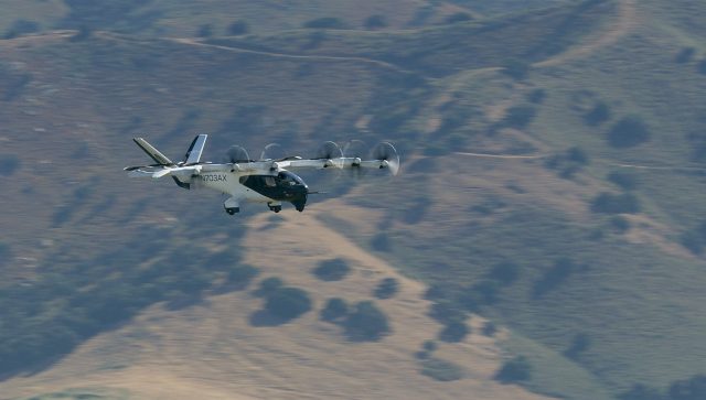 Huszonöt repülő taxit vehet az ország 125 millió dollárért