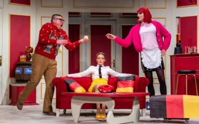 Szeretné, ha folynának a könnyei a nevetéstől?: BOEING-BOEING A Népszínház magyar társulatának bohózatáról