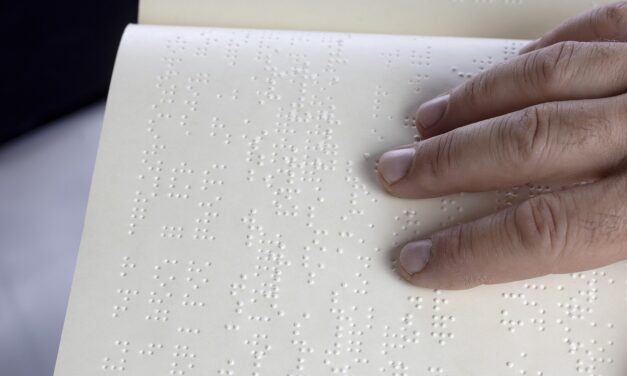 A Braille-írás törvényes elismerését kezdeményezi a Szerbiai Vakok Szövetsége