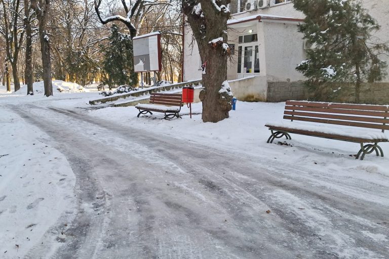 Van, ahol balesetveszélyes iskolába vagy orvoshoz menni (videóval)