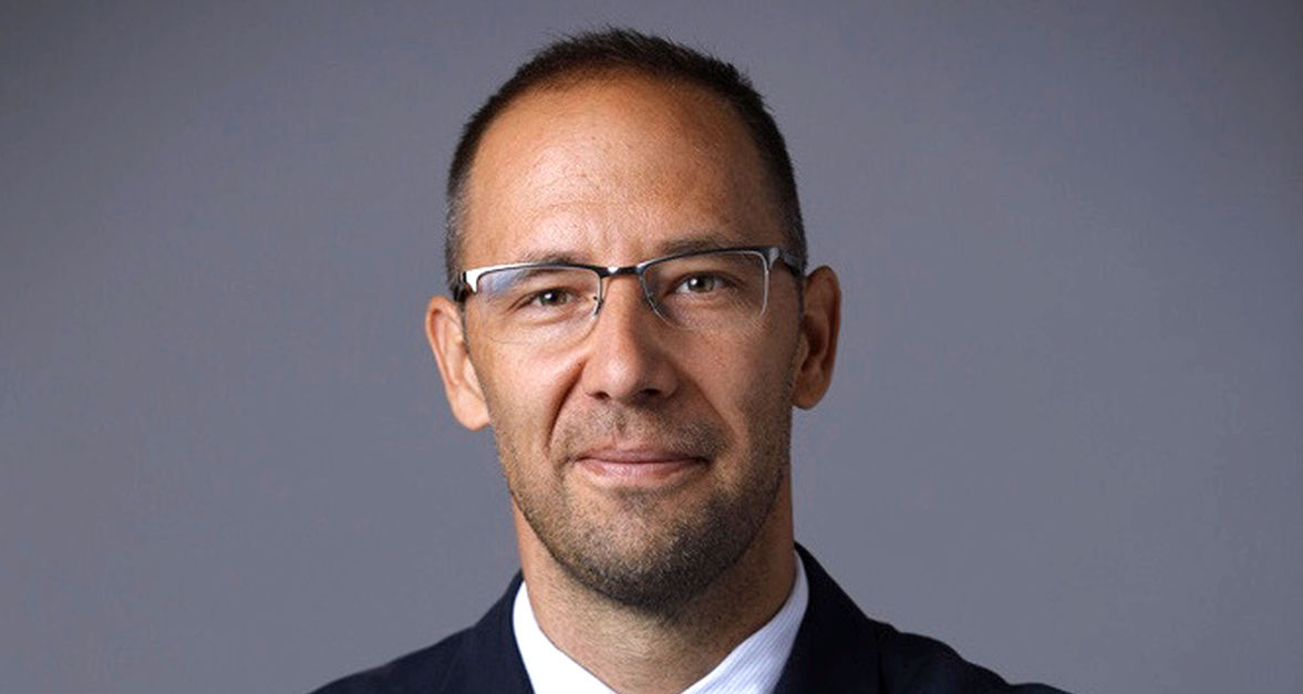 <span class="entry-title-primary">„Nem csak a kormány, hanem az Orbán-Gyurcsány rendszer leváltására is szükség van”</span> <span class="entry-subtitle">Vajdaság sorsa számomra személyes ügy – interjú dr. Kovács Áronnal, a TISZA szabadkai születésű képviselőjelöltjével</span>