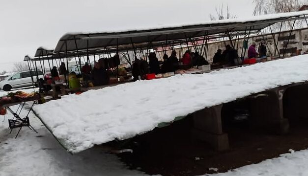 Leszakadt a bácsföldvári piac tetőszerkezetének egy része