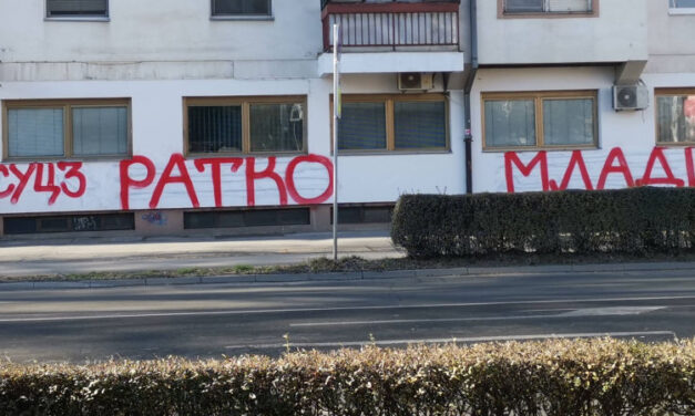 „Provokáció és közterület gyalázás a háborús bűnös dicsőítése”