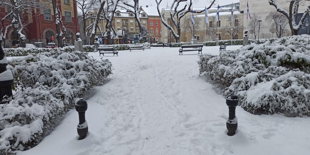 -15 fok is lehet pénteken, még legalább egy hétig nem olvad el a hó