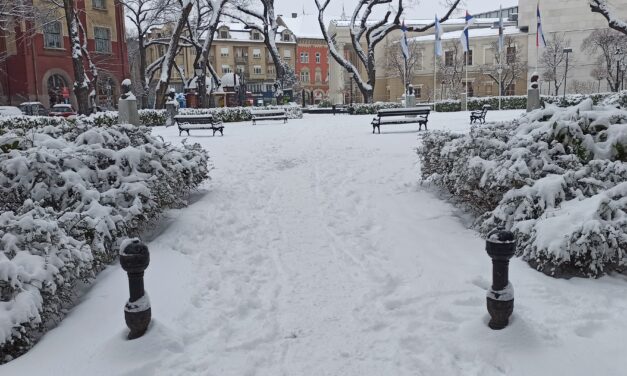 -15 fok is lehet pénteken, még legalább egy hétig nem olvad el a hó