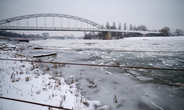 Teljes hajózási tilalom van a Tiszán