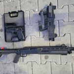 Fegyvert, drogot és aranyat találtak a vámosok egy autóban