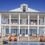 Felfedezésre vár: a mészkő falburkolat világa (Stock fotó)