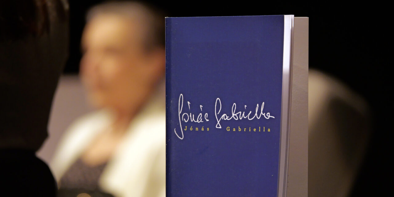 <span class="entry-title-primary">Mi: ilyenek voltunk – Jónás Gabriella interjú-kötet</span> <span class="entry-subtitle">Megjelent a Minerva Könyvképző életrajzi sorozatának első könyve</span>