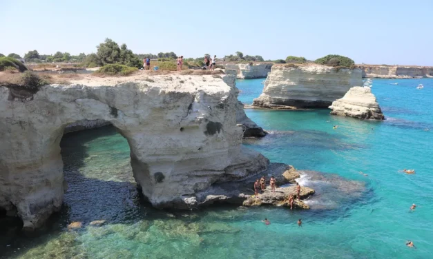 Összedőlt a szerelmesek boltíve Olaszországban