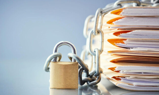 Titokban módosítják az adatvédelmi törvényt