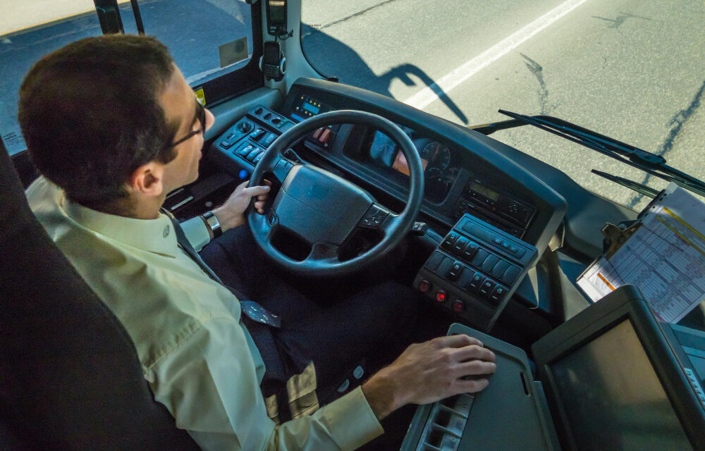 Több ezer szabálytalanság a busz- és kamionellenőrzések során