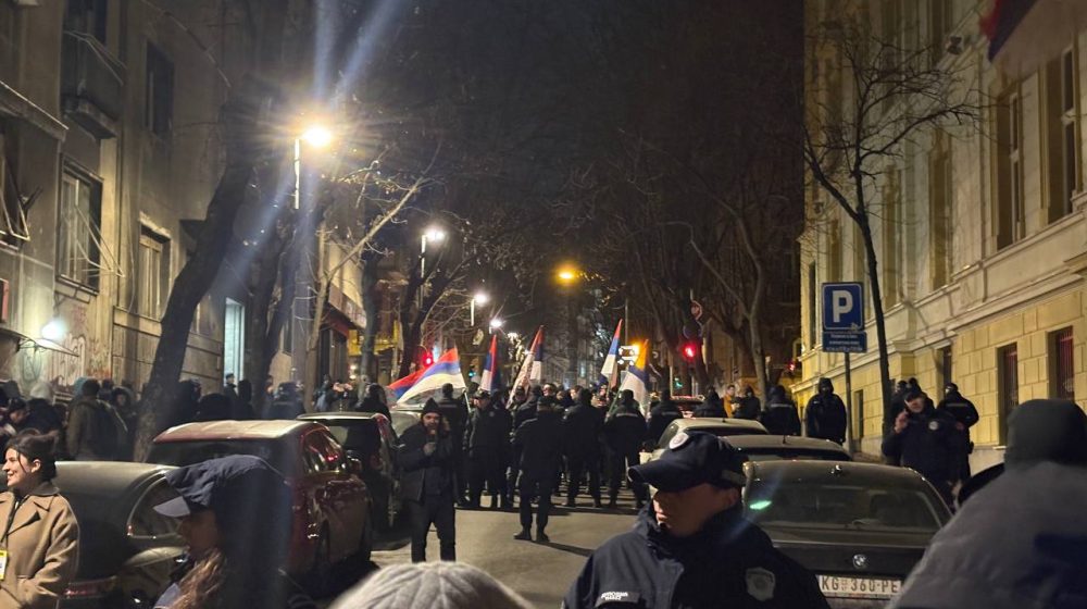 Rendőrkordon választotta szét a fasisztákat és az antifasisztákat