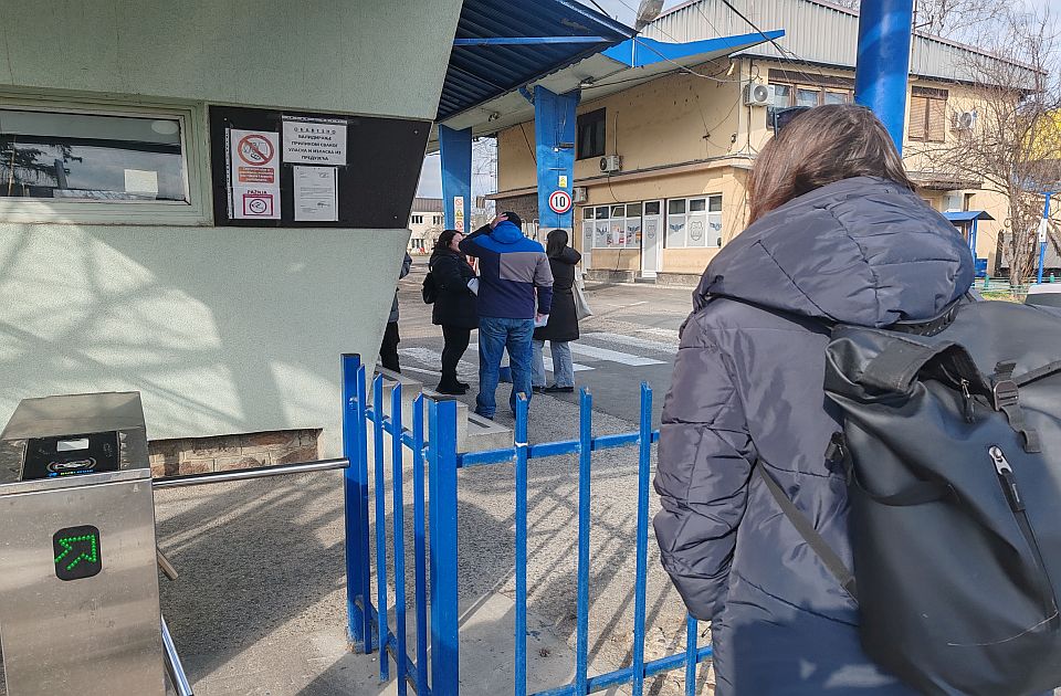 Petícióval tiltakoznak a polgárok az újvidéki városi buszok drasztikus drágulása miatt