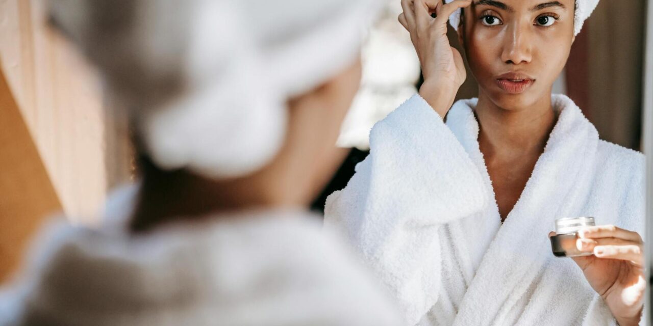 Mitől alakulnak ki a tág pórusok, és miért fontos a hidratálás?