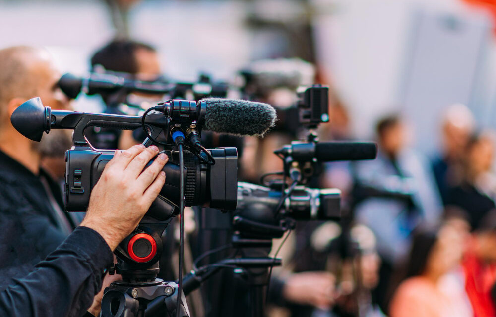 Folyamatos az újságírók és médiamunkások elleni támadás