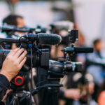 Folyamatos az újságírók és médiamunkások elleni támadás