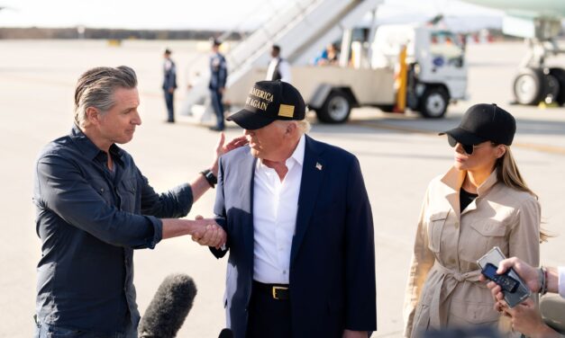 „Trump egy T. Rex”