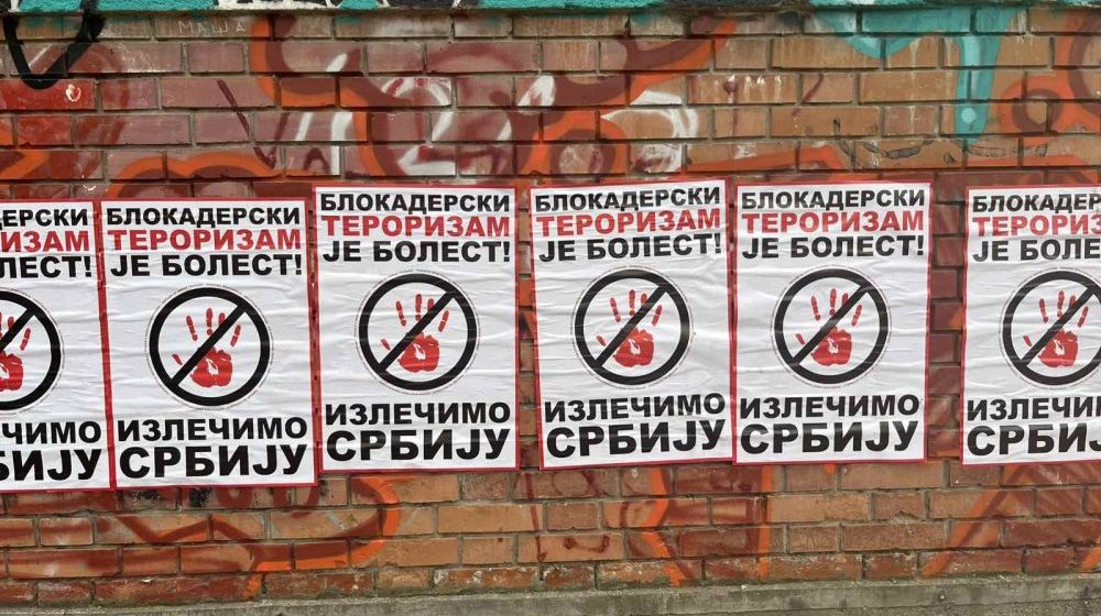 Kihelyezni lehetett, de levenni nem engedték a gyűlöletkeltő plakátokat Újvidéken