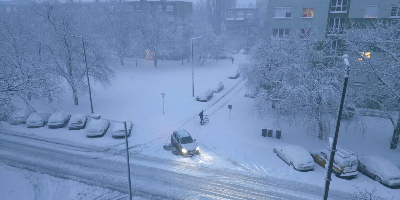 <span class="entry-title-primary">Káosz a Balkánon és egész Európában a havazás miatt, életveszélyessé váltak az utak</span> <span class="entry-subtitle">Sopronban 25 centiméternyi hó hullott az éjszaka</span>