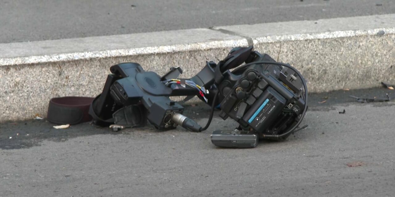 Őrizetbe vették az N1 stábját megtámadó személyt