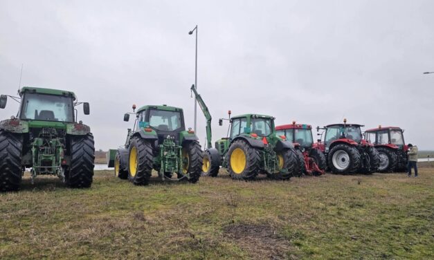 Országszerte kivonultak a traktorok az utakra, ezek a gazdák követelései