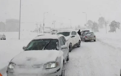 A hó fogságába kerültek a zlatibori turisták (videóval)