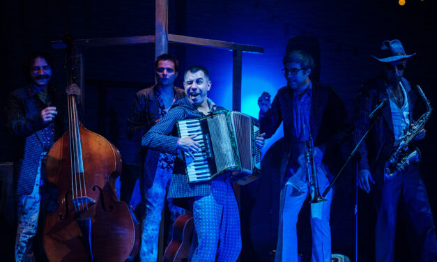 Bemutatóval és visszatérő előadásokkal érkezik a március a ZMK-ba