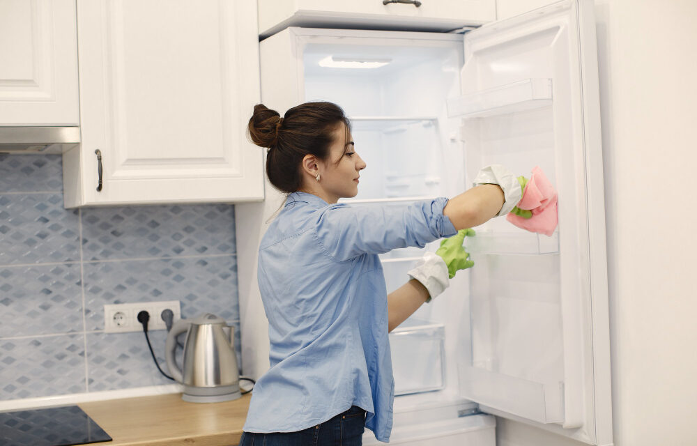 Milyen gyakran kell tisztítanunk a hűtőszekrényt?