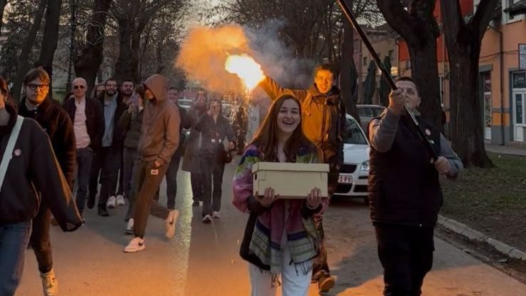 A haladók fantom “diáklistát” nyújtottak be Kúlán