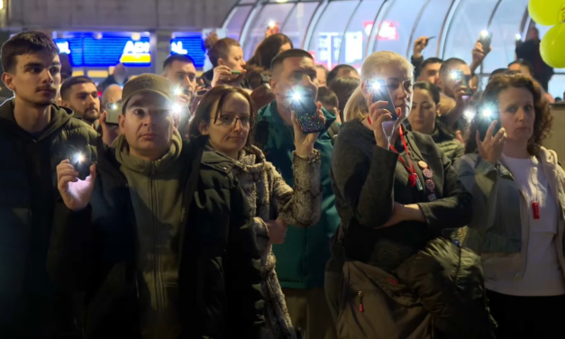 „Az állam mi vagyunk” – újra az utcákon a niši polgárok